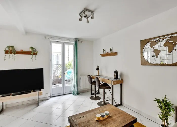 Chic With Terrace In