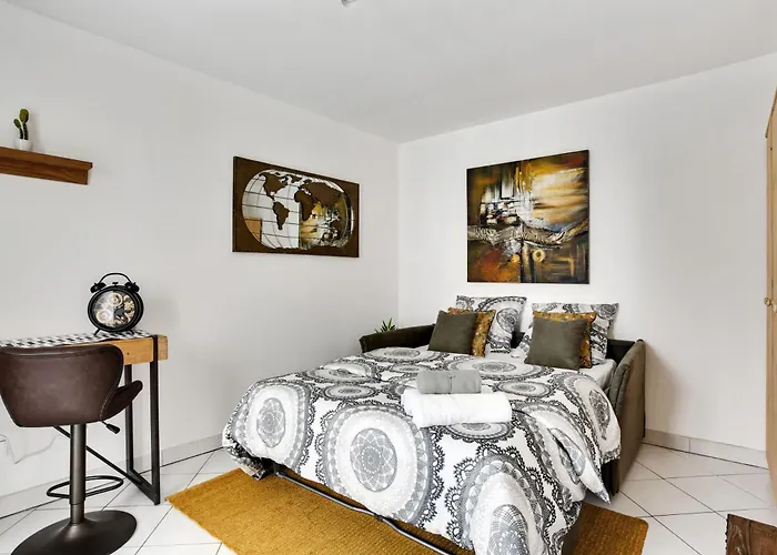 아파트 Chic With Terrace In *