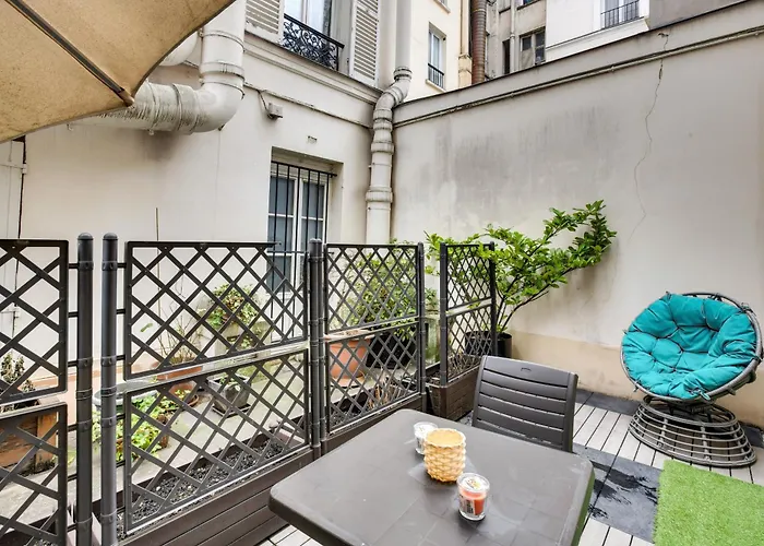 Chic With Terrace In Apartament