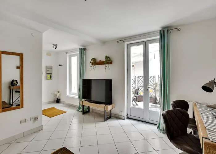 Apartament Chic With Terrace In